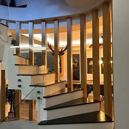 Liv * マルマリス